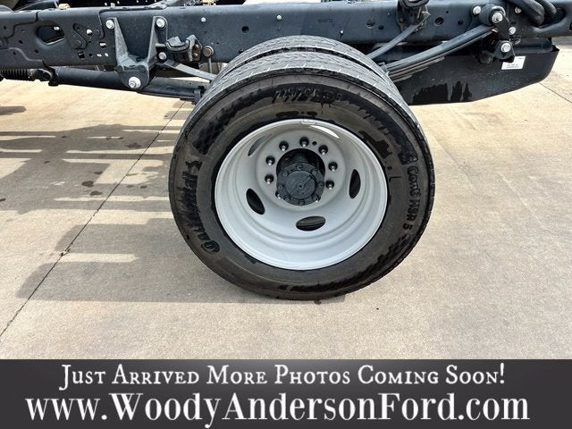 2025 Ford Super Duty F-550 DRW XL