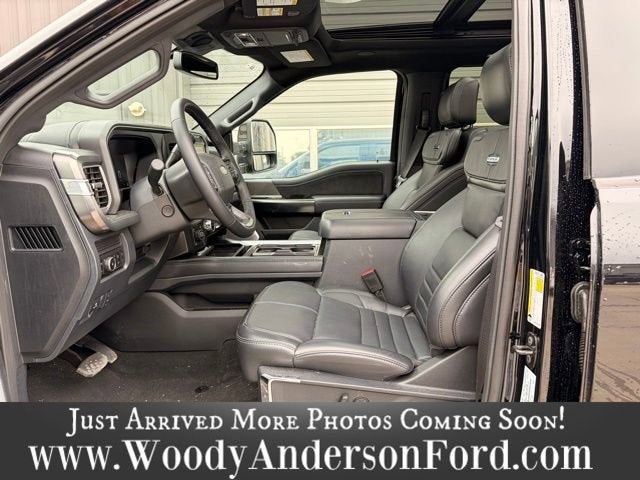 2025 Ford Super Duty F-350 SRW Platinum