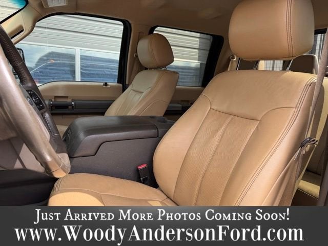 2013 Ford Super Duty F-350 DRW Lariat