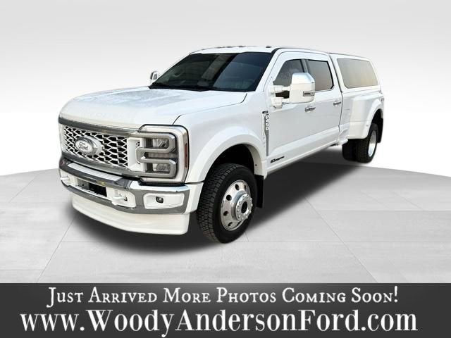 2026 Ford Super Duty F-450 DRW LARIAT