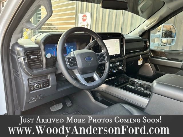 2026 Ford Super Duty F-450 DRW LARIAT