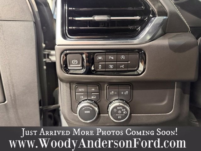 2025 GMC Yukon Elevation