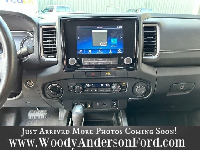 2022 Nissan Frontier SV