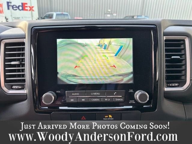 2022 Nissan Frontier SV