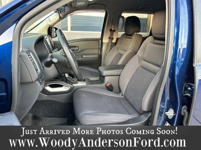 2022 Nissan Frontier SV