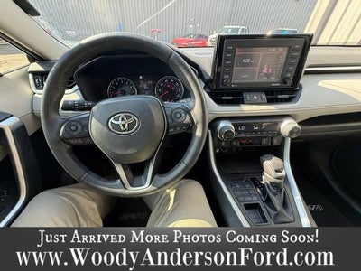 2020 Toyota RAV4 XLE Premium
