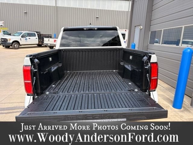 2026 Toyota Tacoma 4WD SR5