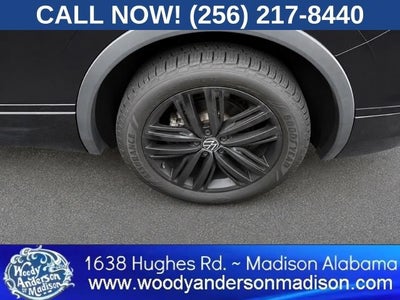 2022 Volkswagen Tiguan SE R-Line Black