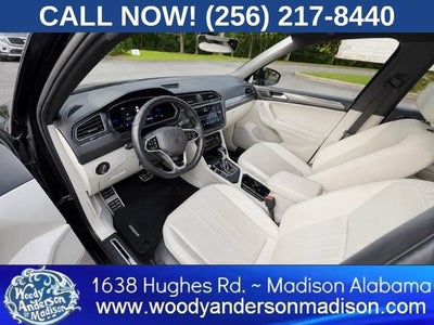 2022 Volkswagen Tiguan SE R-Line Black