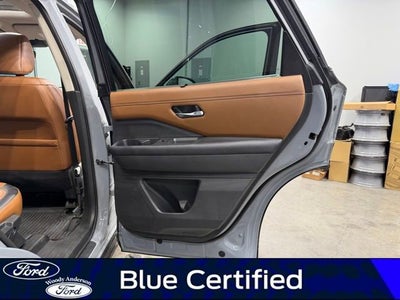 2023 Nissan Pathfinder Platinum