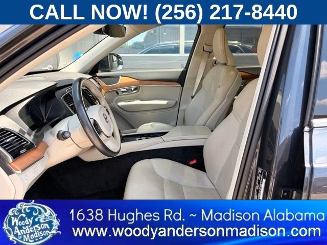 2022 Volvo XC90 Momentum